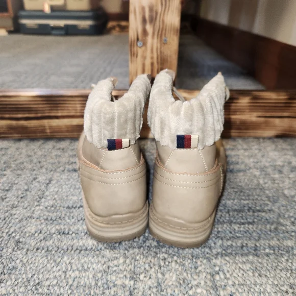 Ladies Dirty Laundry Boots - Picture 5 of 10